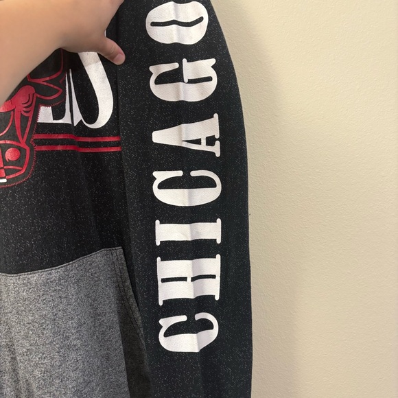 NBA Chicago Bulls Pullover Hoodie men’s XXL black, gray & red cl - Picture 6 of 8